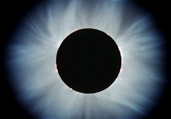 Eclipse6Composite02a400.jpg (24081 bytes)