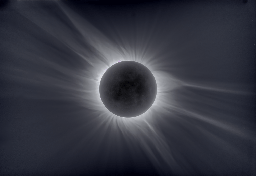 Eclipse_1000Image001And30more_tonemappedFlattenedBRN_700G.gif (387504 bytes)