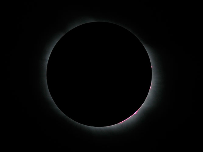 Eclipse_3C(500).jpg (10742 bytes)